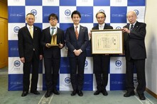 牧村邦彦さんと井原広樹さんら表敬訪問時の写真
