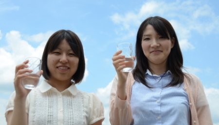 写真：のどが渇く前に水分補給を