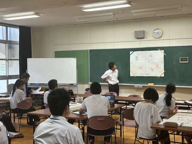 授業後、協議する川西市猪名川町数学代表者会