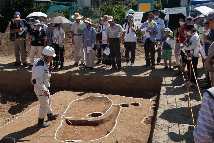 加茂遺跡で第324次調査現地説明会を開催