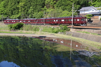 能勢電鉄の列車